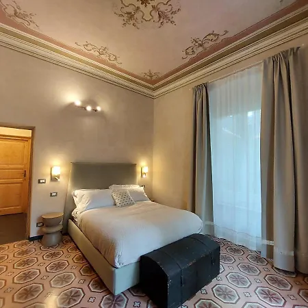 Ghiron ベッド・アンド・ブレックファスト 4*